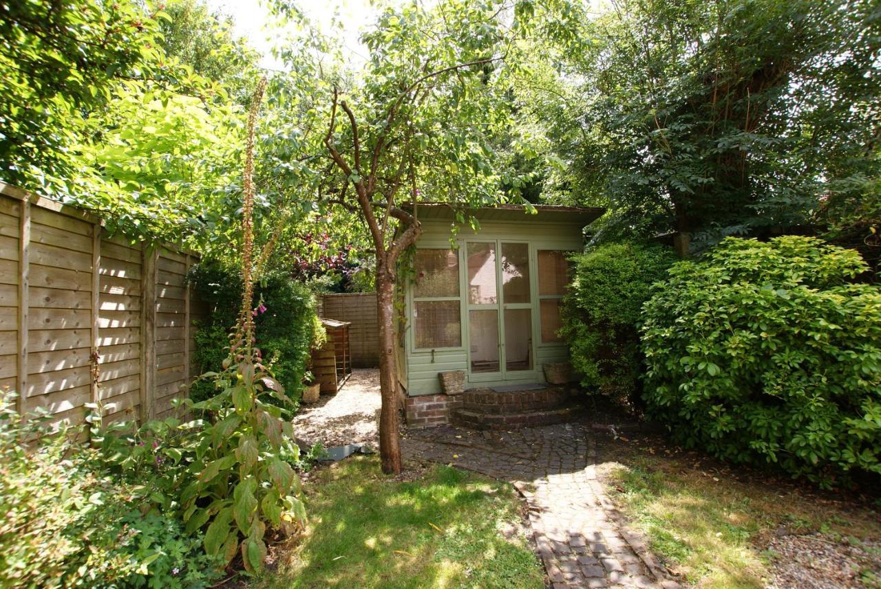 Honeysuckle Cottage- East Meon Extérieur photo